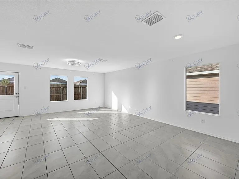 1507 Trick Riding Way — Photo 7