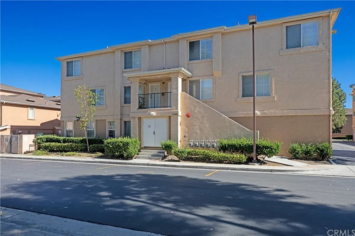 Building Photo - 1008 Harbor Heights Dr #B