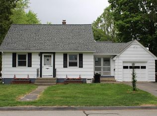 4 Pickering St, Auburn, MA 01501
