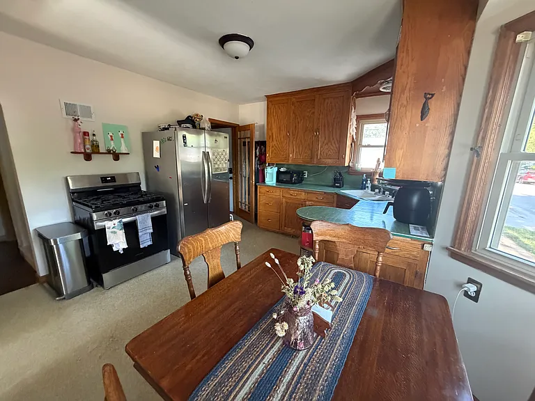 1502 Albert St N — Photo 4