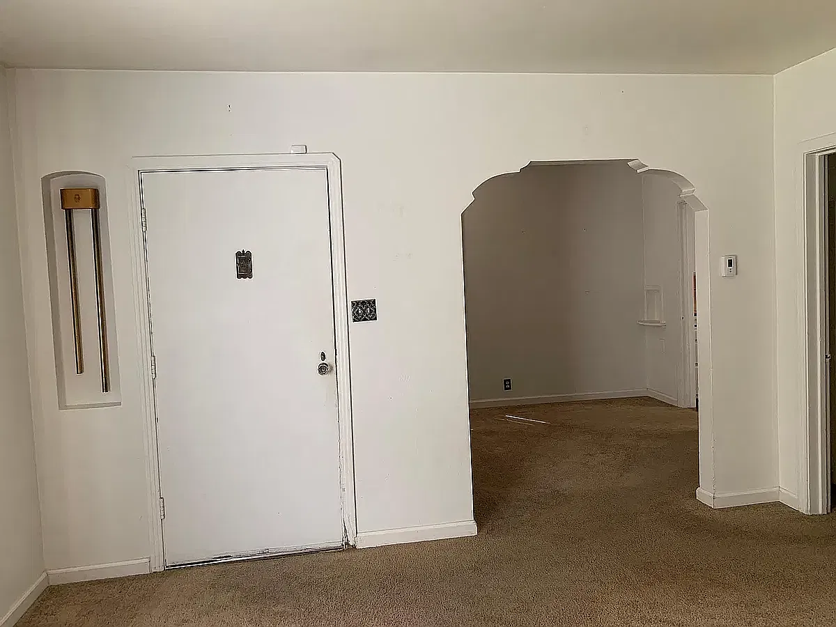 2 bed, 1058 sqft, $2,590 — Photo 2