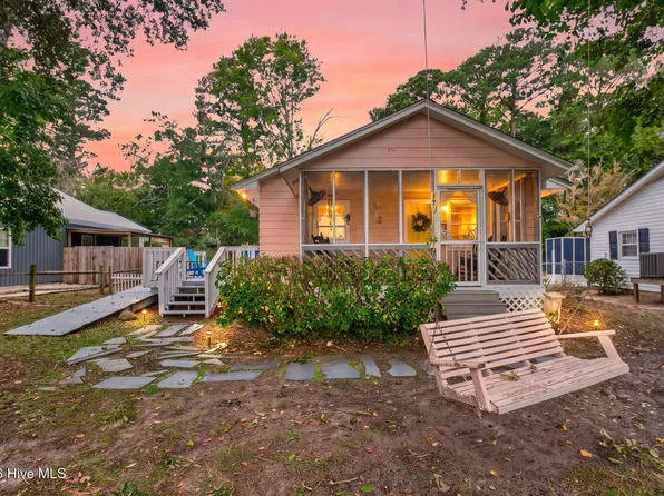 129 NW 20th Street, Oak Island, NC 28465