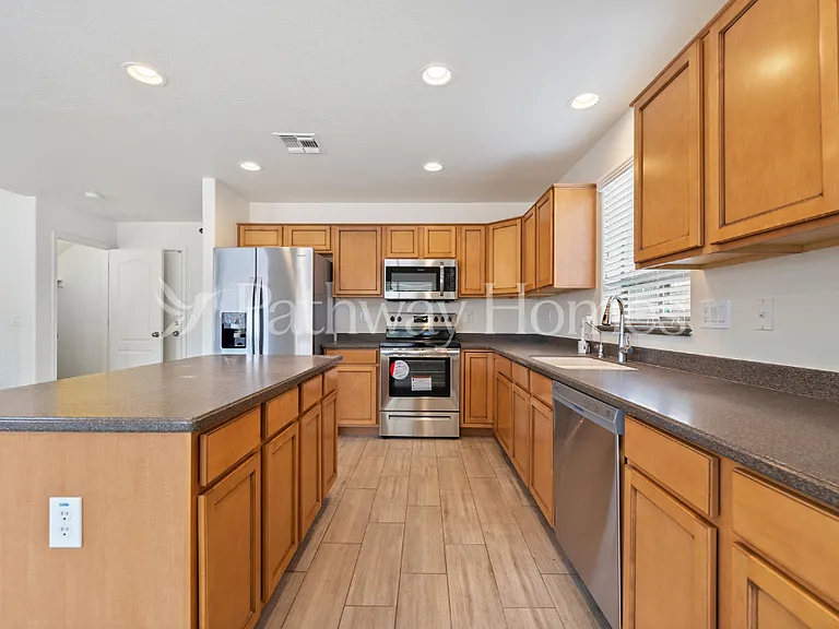 41166 W Sanders Way — Photo 6