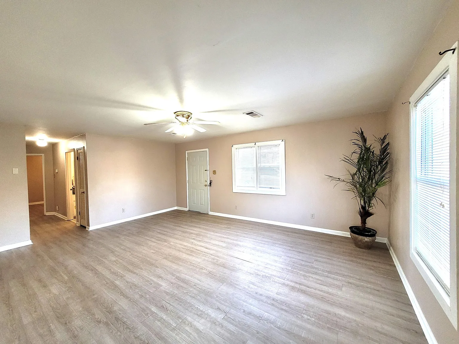 5319 W 26th Street — Photo 2