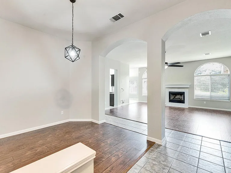 6412 Convict Hill Rd — Photo 4