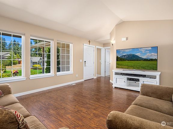 4th image of 20311 110th Avenue Ct E