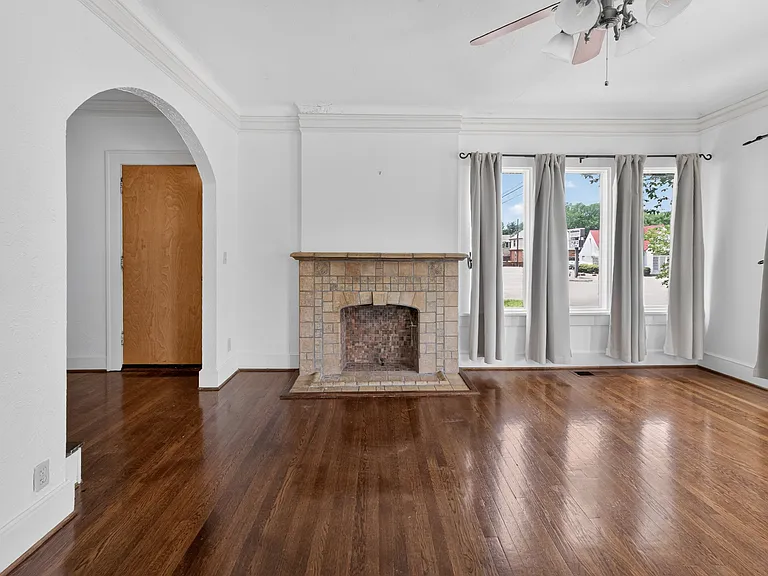2601 S University Dr — Photo 8