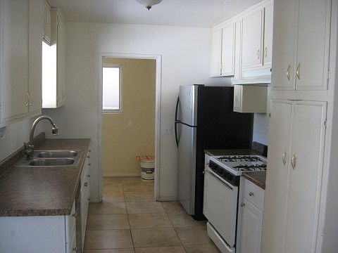2nd image of 166 N Chestnut St