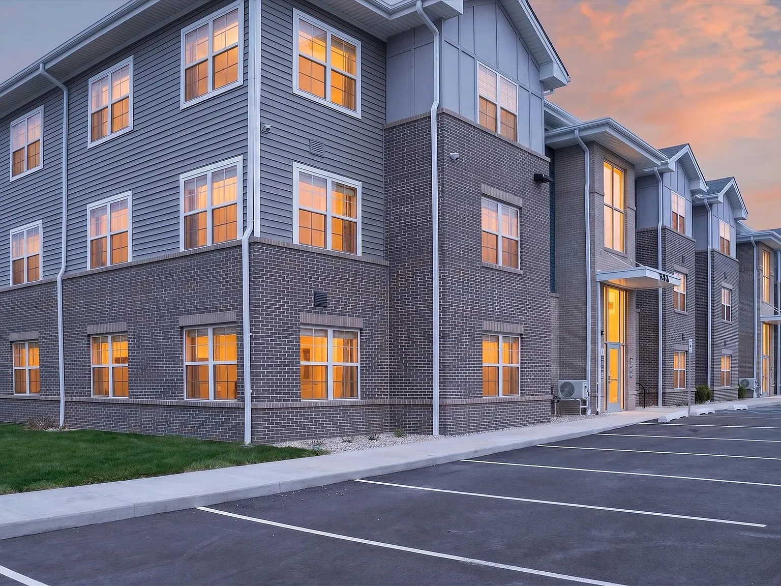 Amity Commons — Photo 2