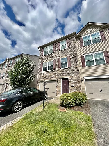 40 Barrington Ct Photo 1