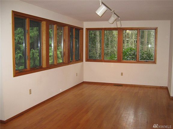 5th image of 440 Windship Dr