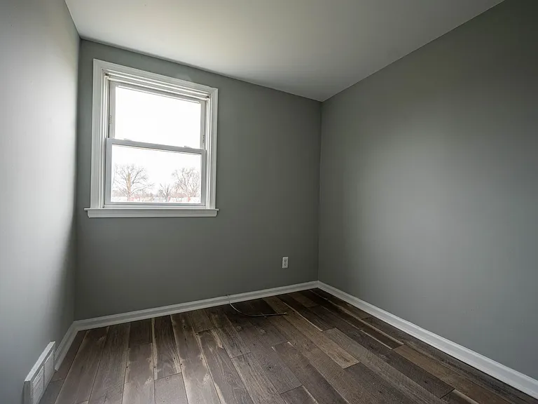 357 Holland St — Photo 22