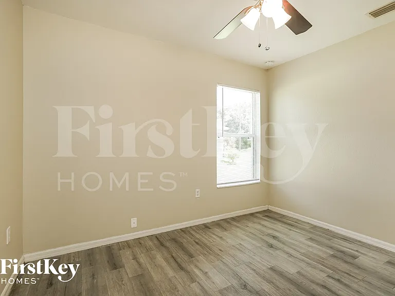 3506 NE 18th Pl — Photo 10