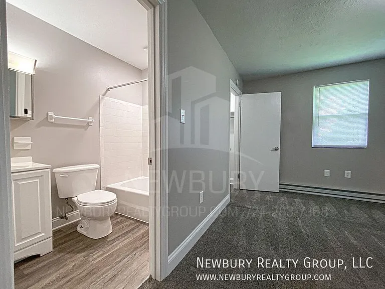 36 Sunbury Est — Photo 17