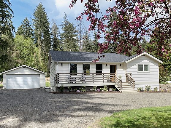 Absolutely beautiful 2 bed 2 bath rambler with new, new, new everything!