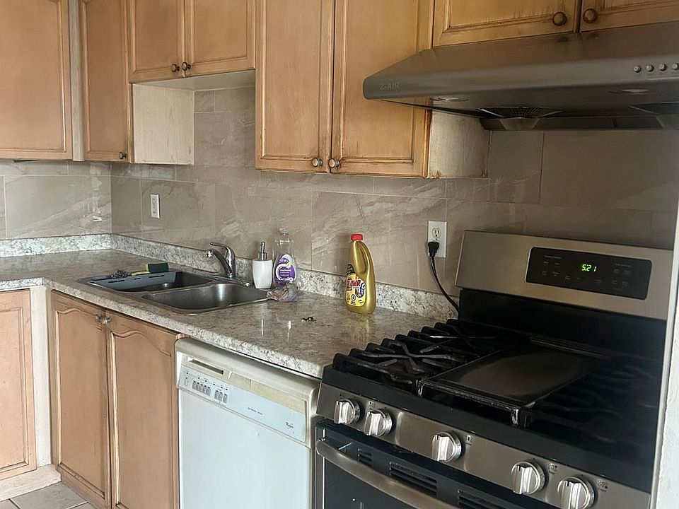 1st image of 137 Oatfield Rd