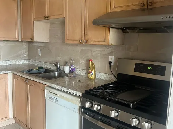 137 Oatfield Rd, Brampton, ON L6R 1Y7