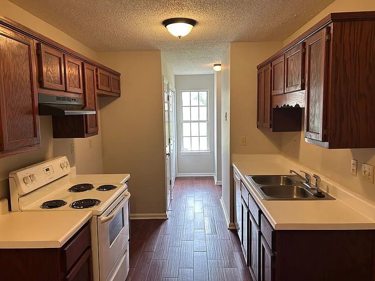 7311 Madelyn Cv — Photo 4