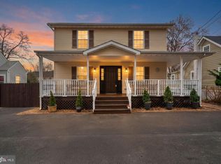 4009 Roberts Rd, Fairfax, VA 22032