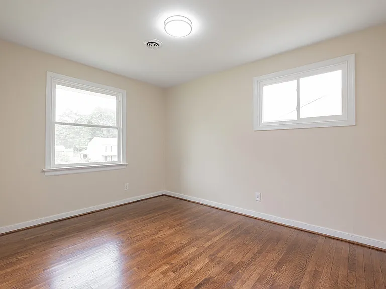 8711 Lakefront Dr — Photo 16