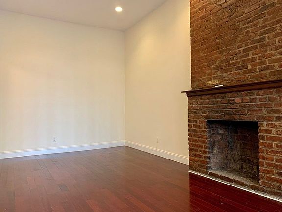 4th image of 161 W 95th St #1RR