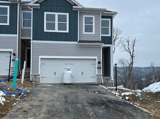 126 River Ridge Dr, Coraopolis, PA 15108