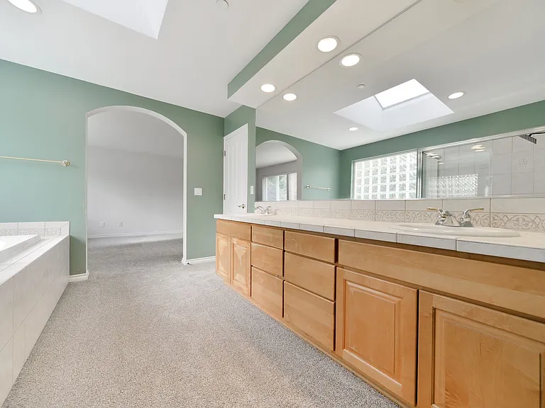 8428 NE 147th Pl — Photo 59