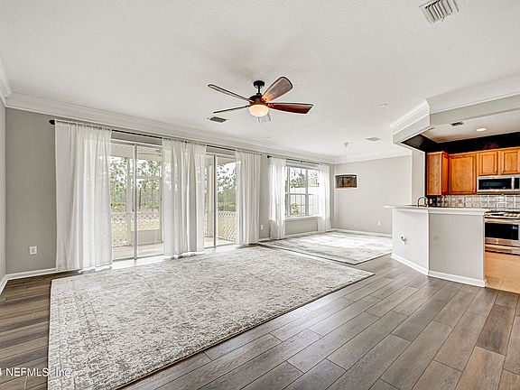 3rd image of 6337 AUTUMN BERRY Circle