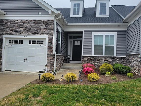 3rd image of 95 Camden Cir