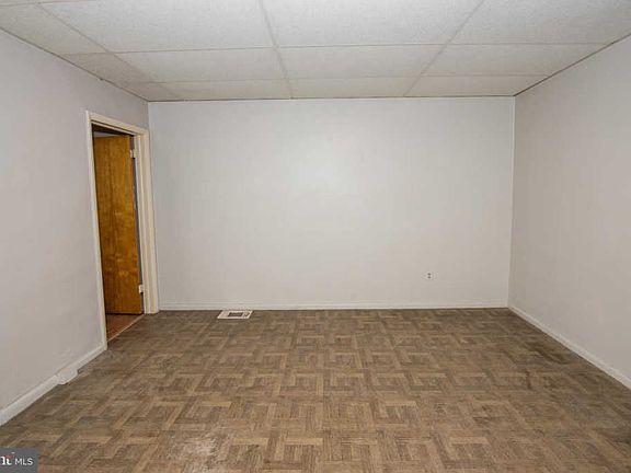 4th image of 2103 W Ontario St