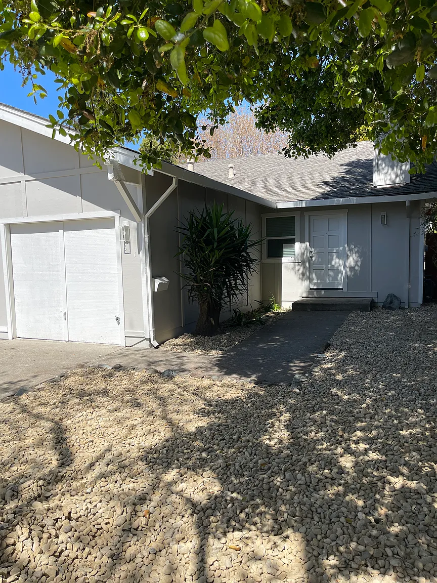 611 6th St photo 1