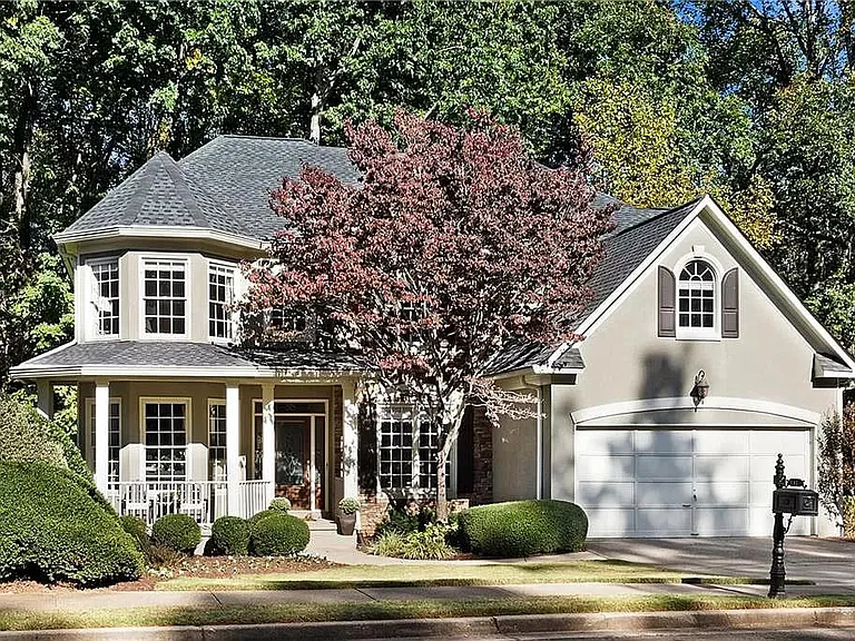 180 Park Creek Dr — Photo 1