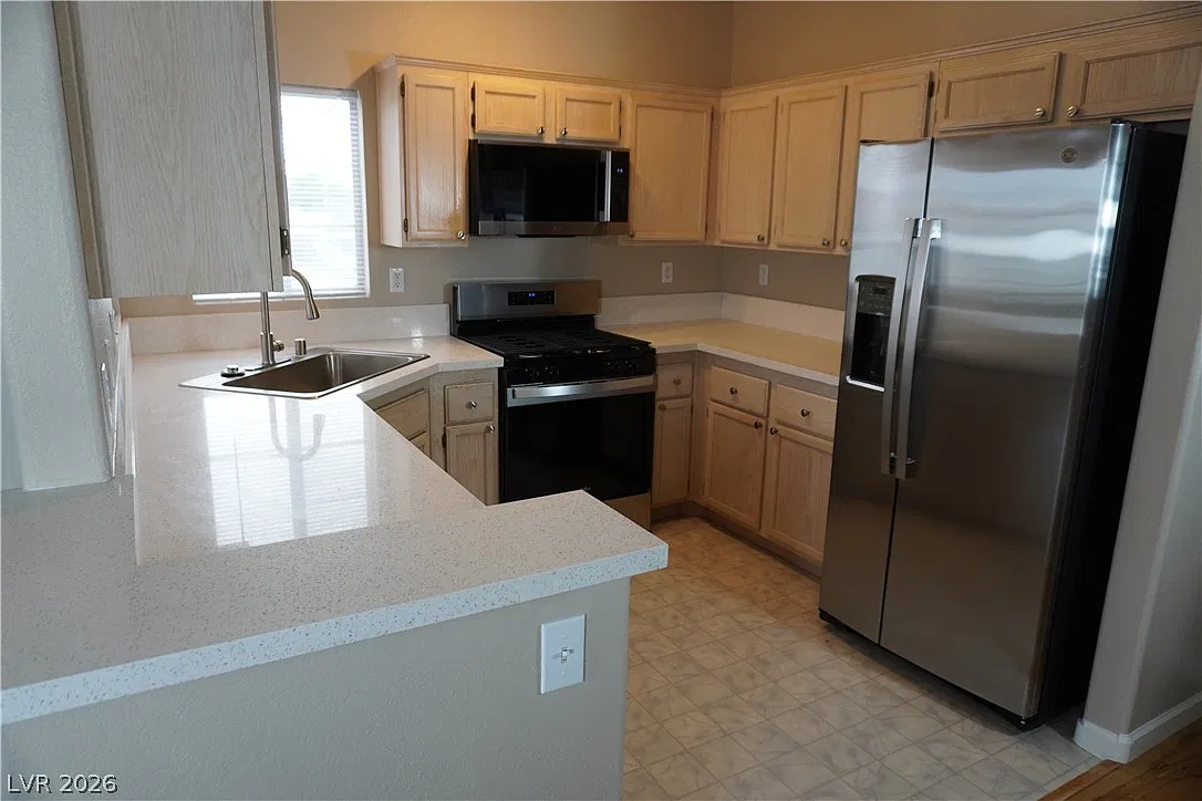 3 bed, 2.0 bath, 1228 sqft, $1,500 — Photo 3