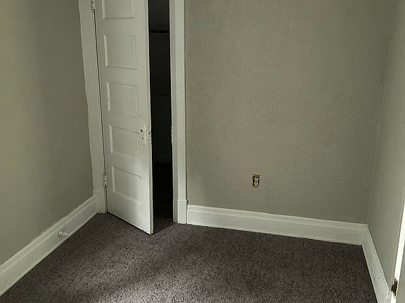 3rd image of 4115 Burnham Ave
