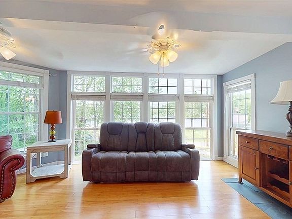 4th image of 38 Island Rd