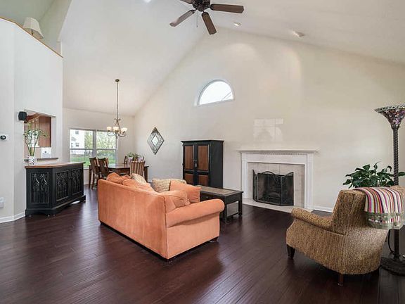 4th image of 5549 Royal Dublin Dr