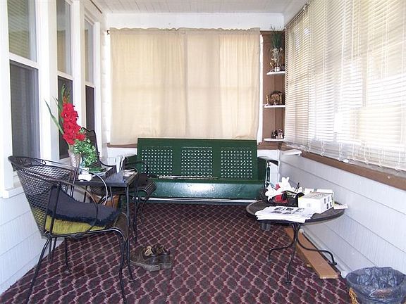 5th image of 736 Edgemont Ave