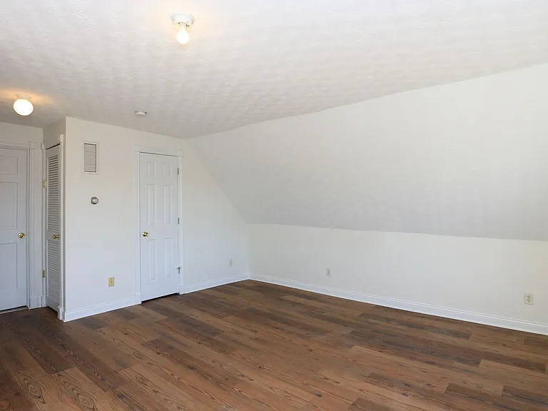 401 Lincoln St — Photo 15