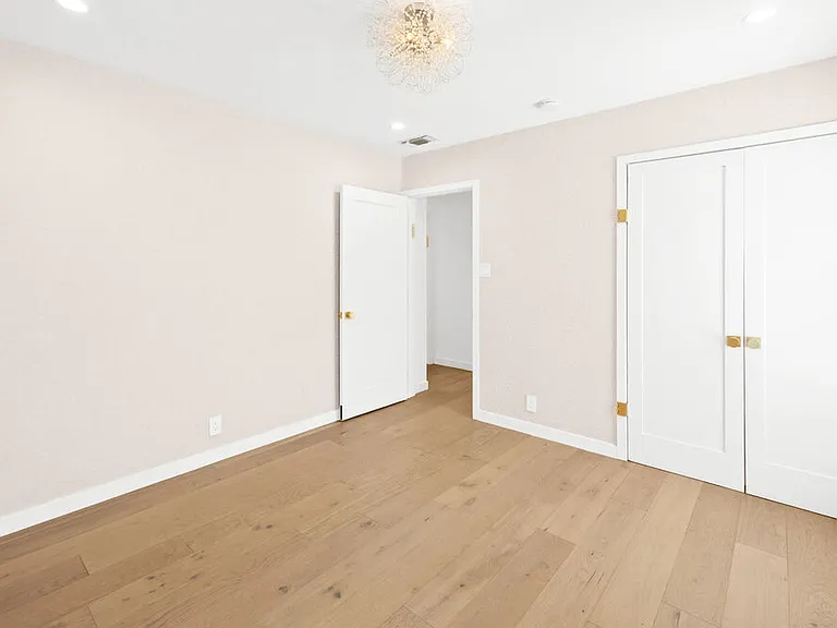 9007 David Ave — Photo 24