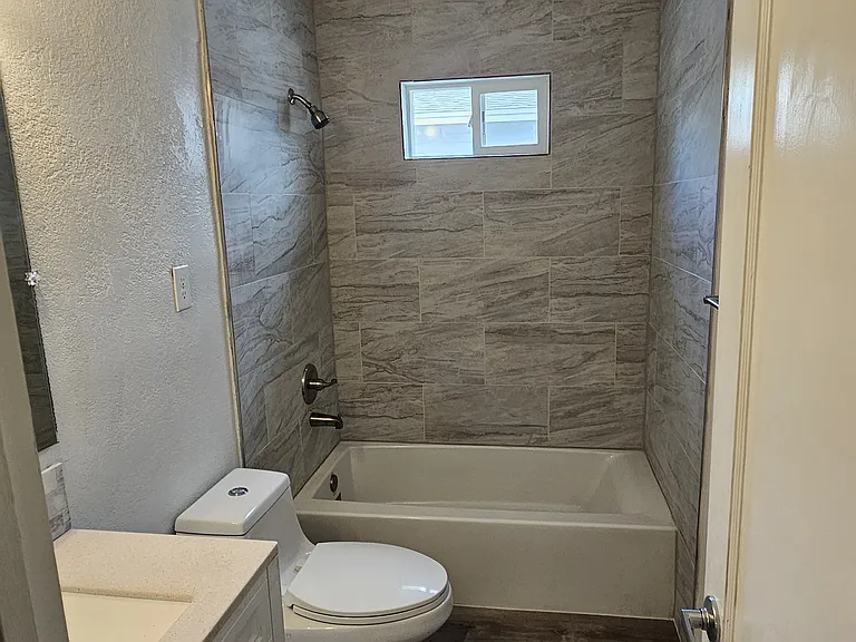1123 S Central Ave — Photo 7