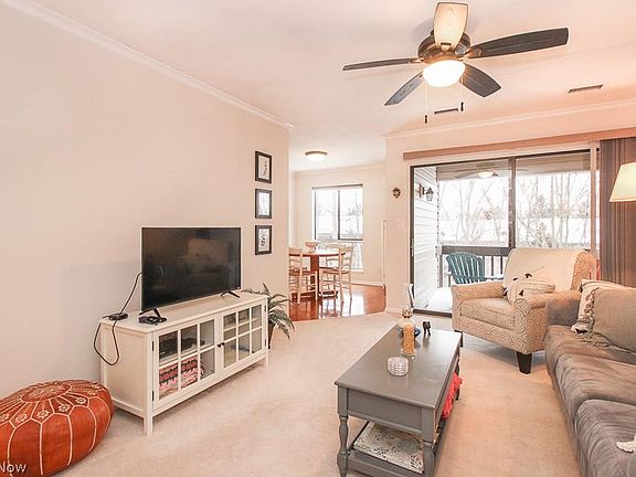 3rd image of 6270 Greenwood Pkwy APT 406