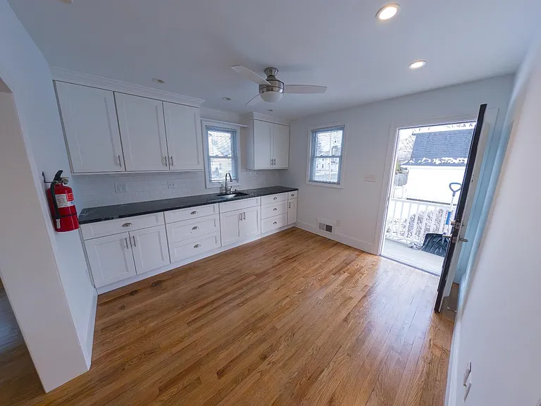 15 Sedgwick St — Photo 24