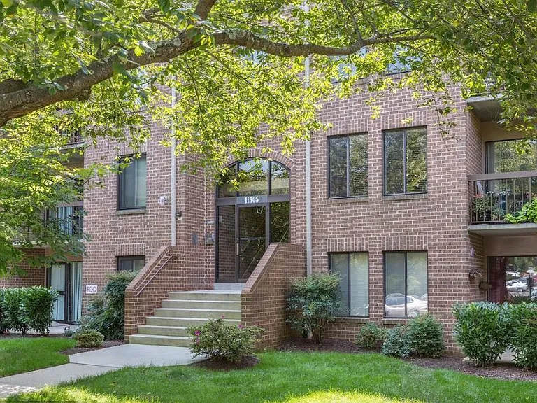 11305 Commonwealth Dr #T3 — Photo 13