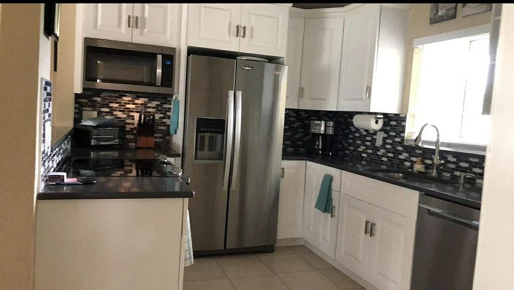3 bed, 1136 sqft, $3,000 — Photo 4