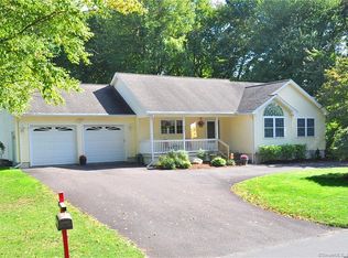 221 Marshall Phelps Rd, Windsor, CT 06095