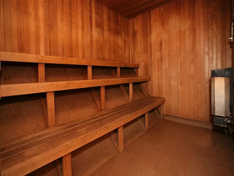 640 Sheppard Ave E — Photo 17