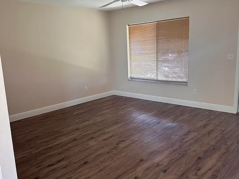1331 SE Mohave St — Photo 3