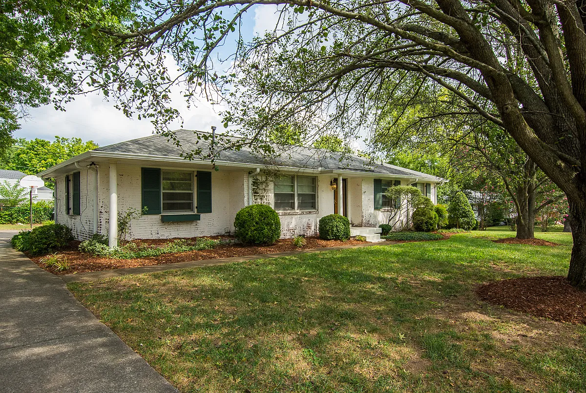 3 bed, 1645 sqft, $2,850 — Photo 2