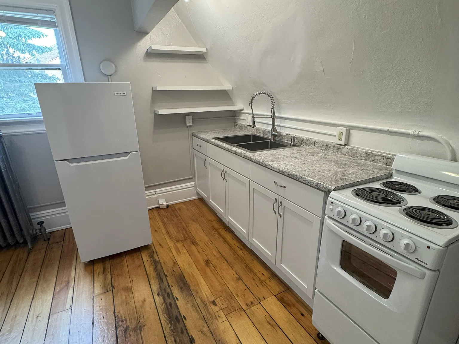 1 bed, 442 sqft, $1,275 — Photo 2