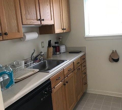 3rd image of 550 Borden Rd APT B17